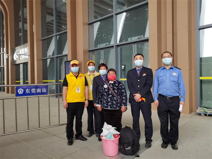 深圳北站东莞东包车接送